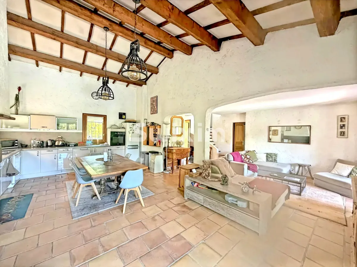 Maison à vendre à Gassin - MAISON IDEALE FAMILLE 4 CHAMBRES PISCINE AU COEUR DU GOLFE DE ST TROPEZ - Smart Propylaia (12)