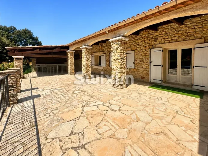 House for sale in Mornas