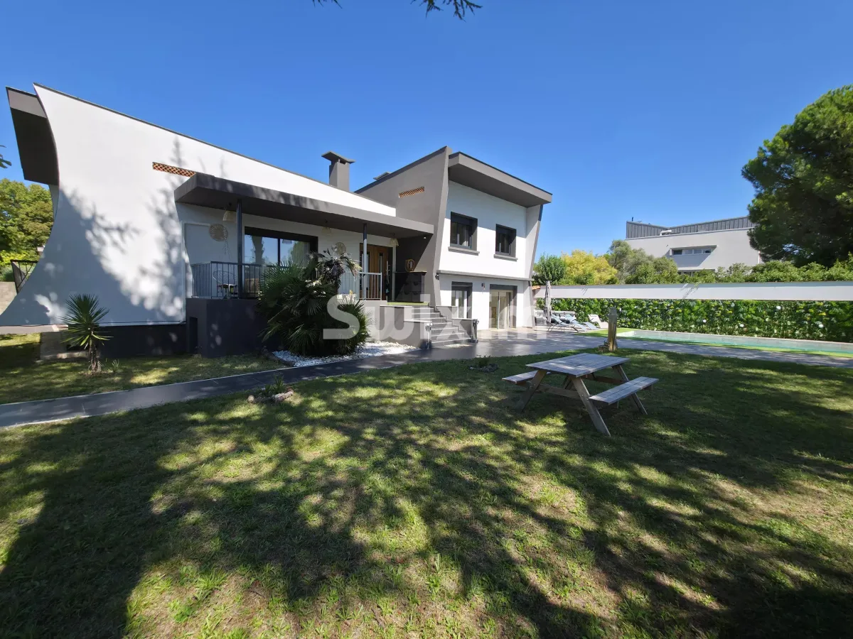 Maison à vendre à Montelimar - Propriété contemporaine 5 chambres avec piscine et dépendances en centre ville... - Smart Propylaia (3)