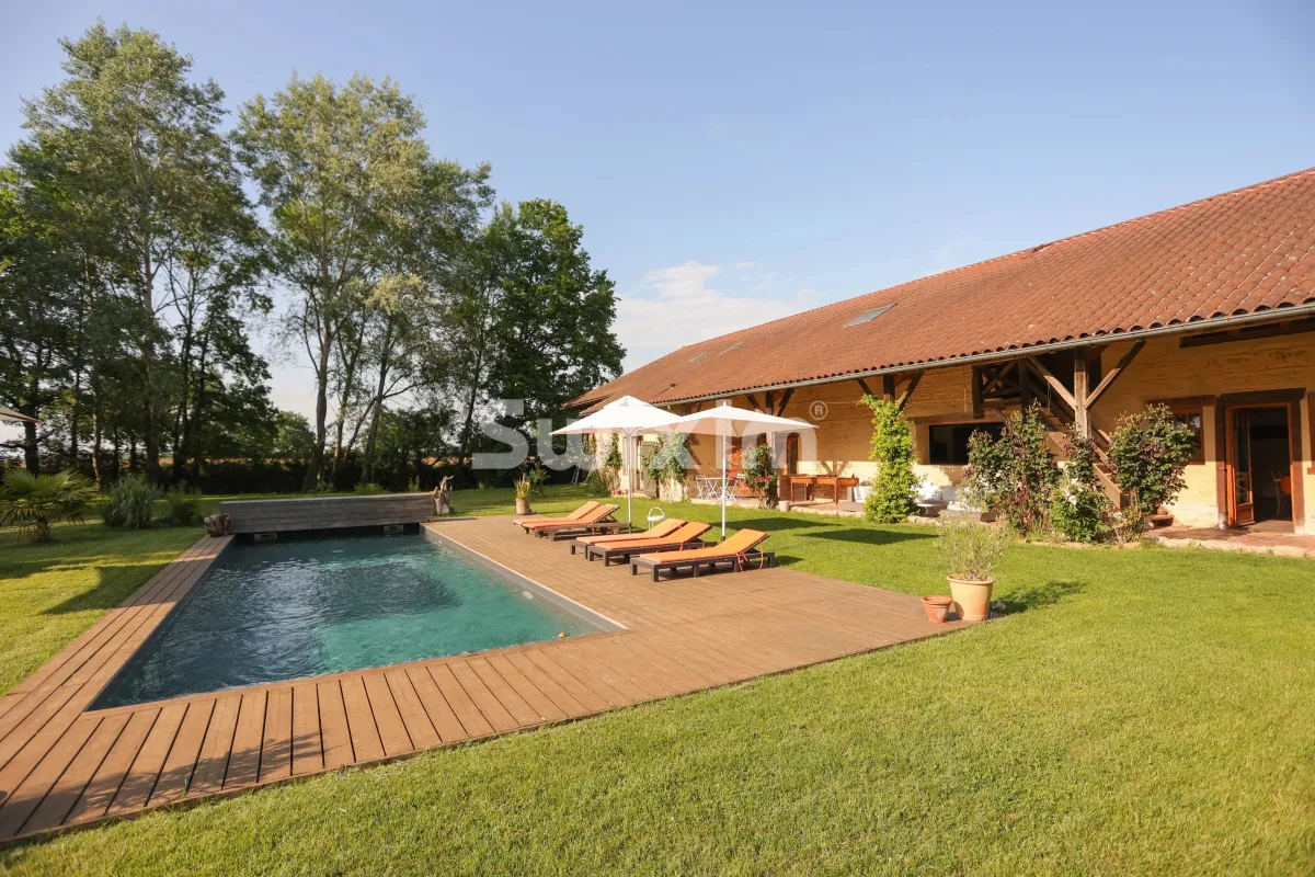 House for sale in Bourg-En-Bresse - Exceptional Property: renovated farm of 328 m² on 9,000 m² of parkland - Smart Propylaia (15)