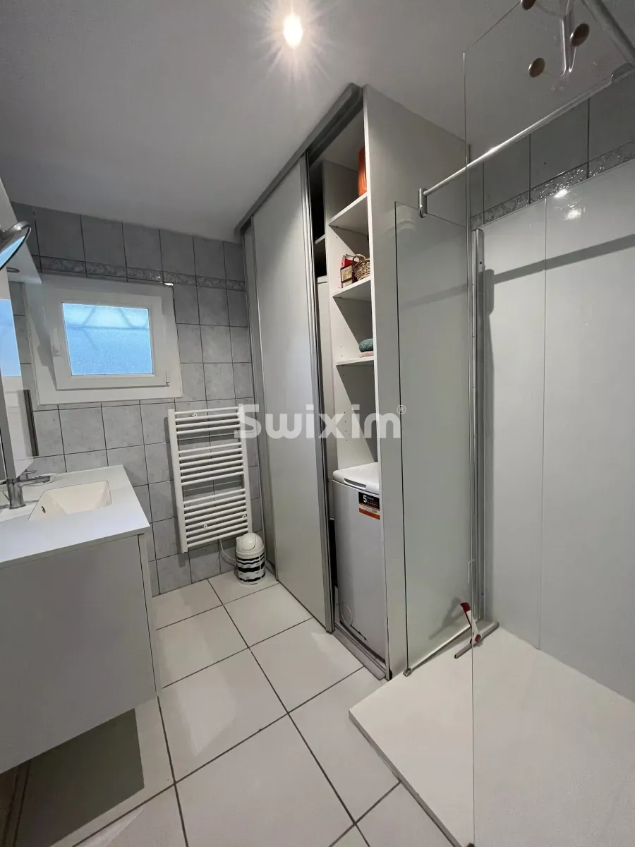 Appartement à vendre à Cavalaire-Sur-Mer - Cavalaire-sur-Mer (83240) — T3 lumineux en rez-de-jardin avec terrasse de 45 m² à 200 m des plages - Smart Propylaia (9)