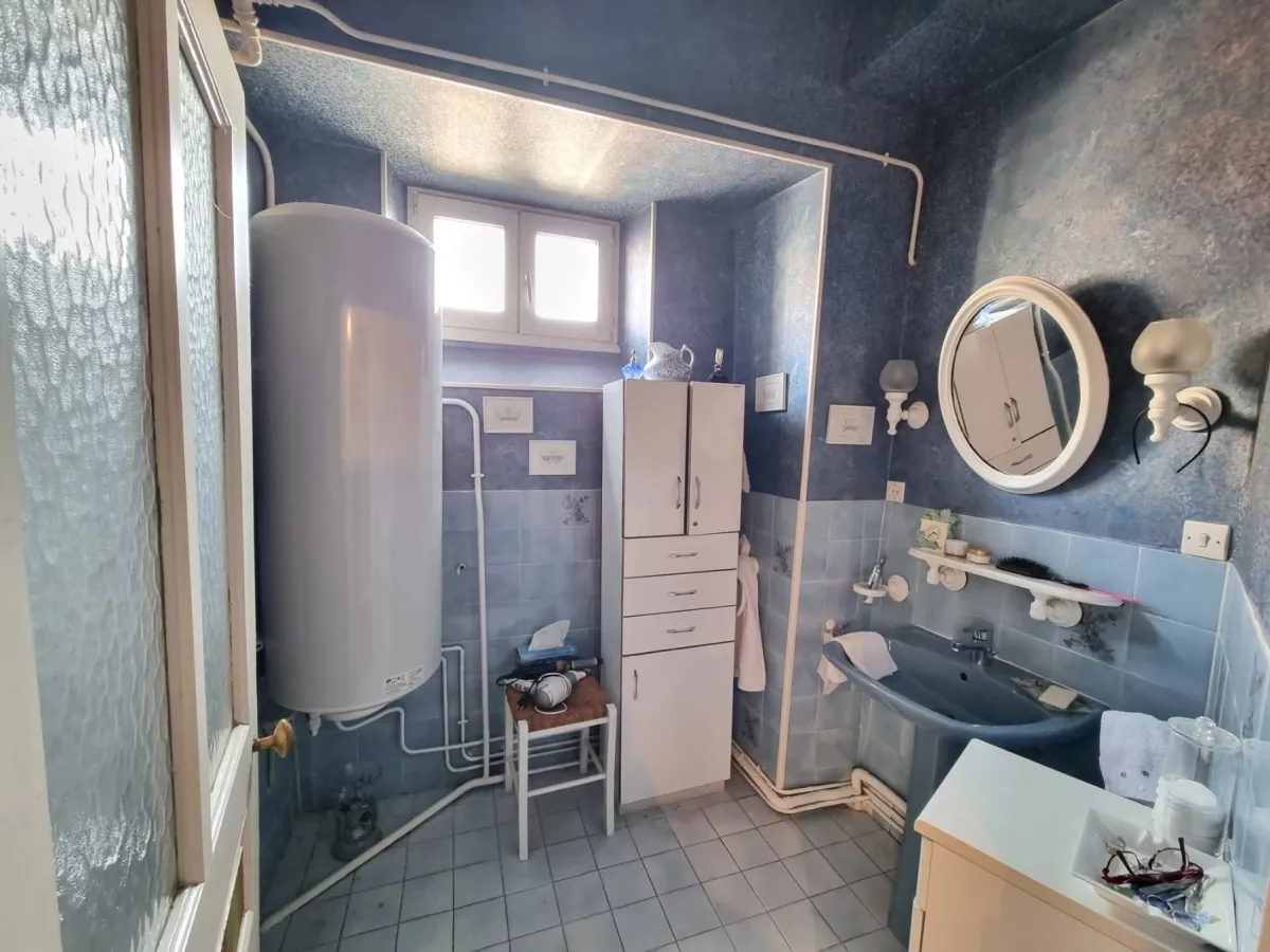 House for sale in Varzy - 5-bedroom house in Varzy with yard, garage, and veranda - Smart Propylaia (15)
