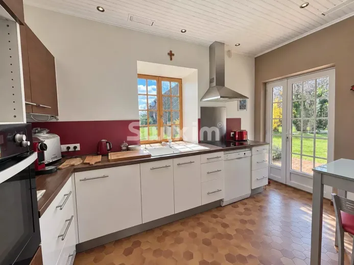 Maison à vendre à La Roche-En-Brenil (33)