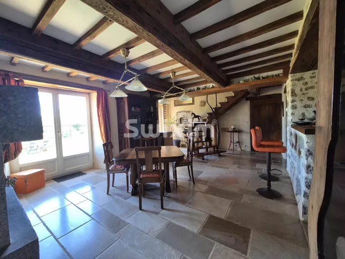 Casa in vendita a La Roche-En-Brenil (5)