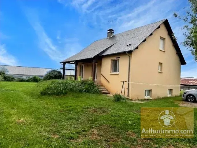 House for sale in Montrozier