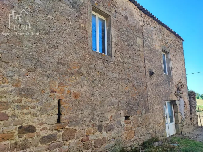 House for sale in Les Costes-Gozon (2)