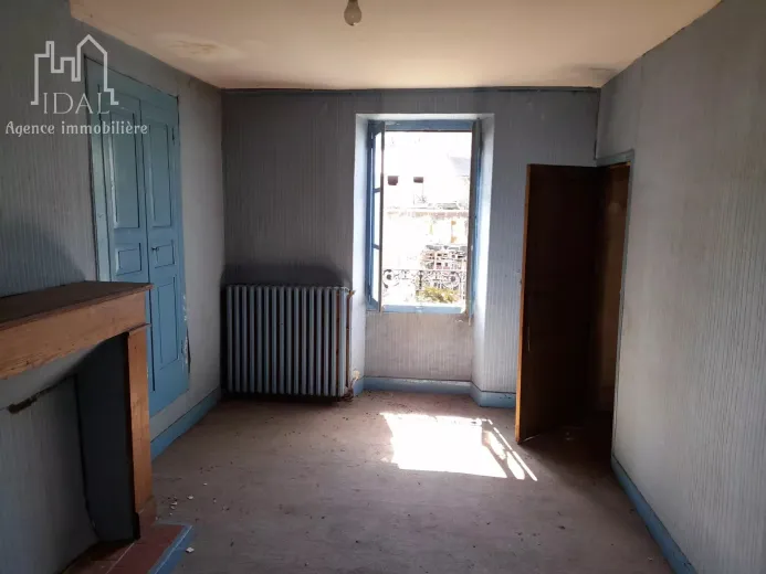 House for sale in Saint-Germain-Du-Teil (6)