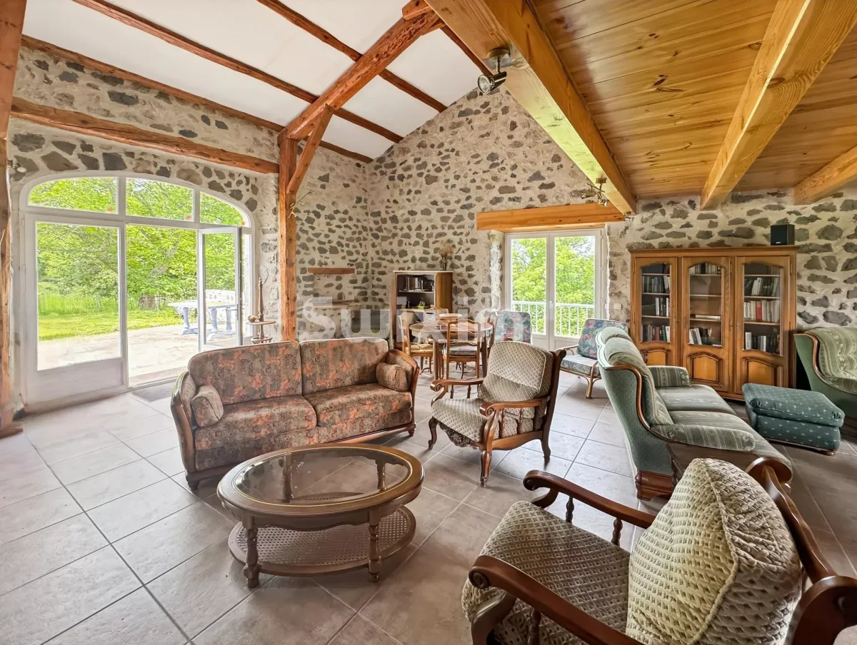 Maison à vendre à Coucouron - Maison de famille en pierre avec gîte, vue dégagée - Smart Propylaia (3)