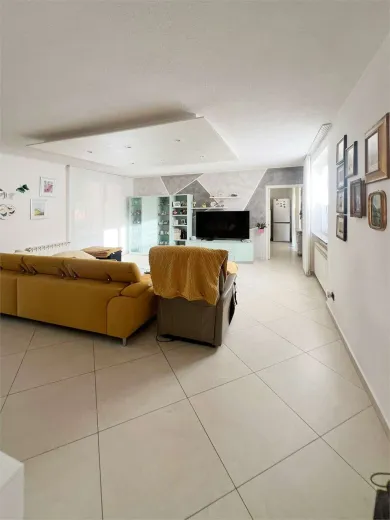 Maison à vendre à Lavena Ponte Tresa (4)