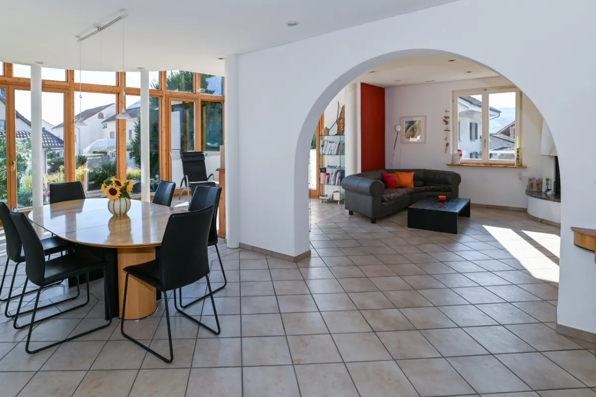 Haus zu verkaufen in Seengen - Freistehendes Einfamilienhaus mit gepflegtem Garten an optimaler Lage - Smart Propylaia (3)