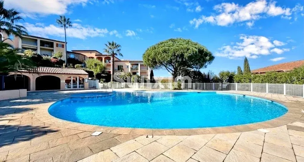 Apartment for sale in La Croix-Valmer - T3 GROUND FLOOR RESIDENCE WITH POOL - CITY CENTER - Smart Propylaia (9)