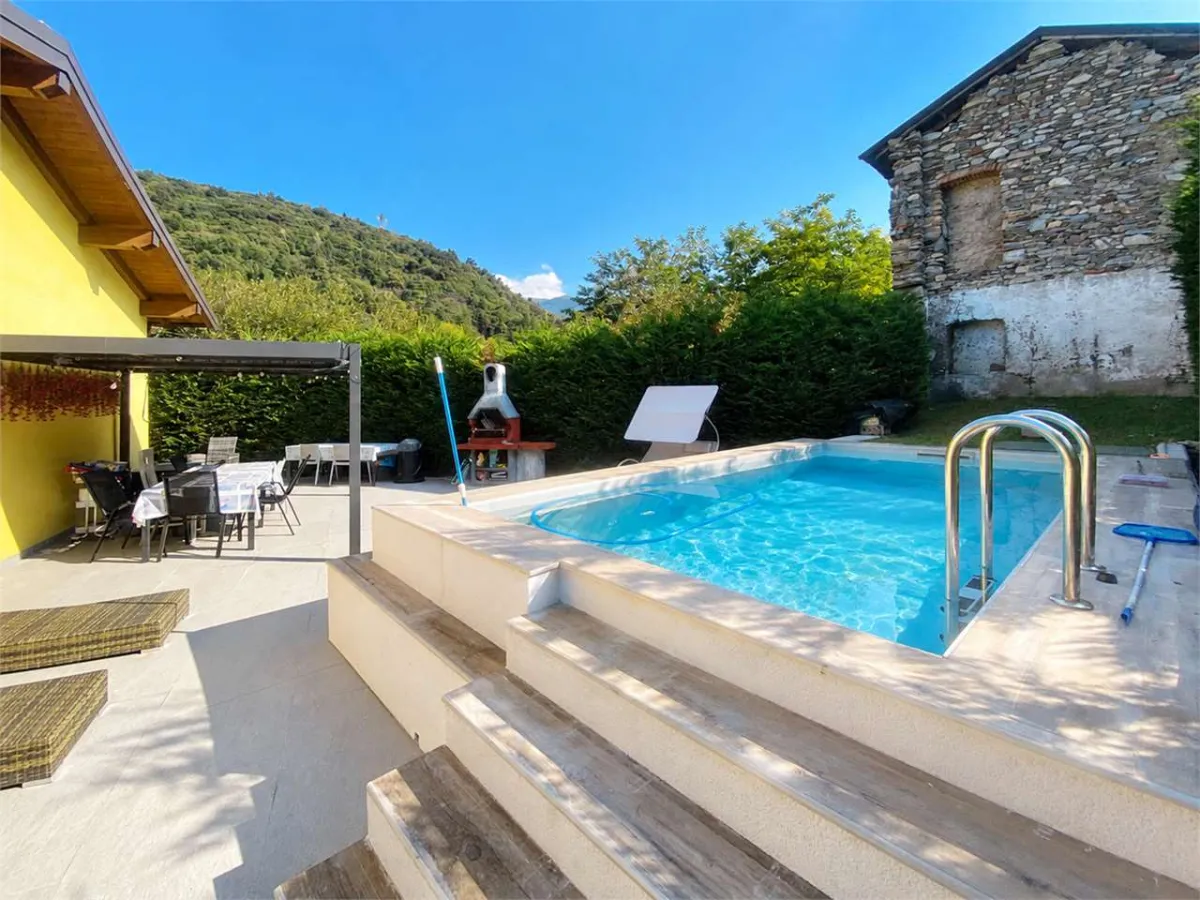 Casa in vendita a Luino - VILLA INDIPENDENTE IN CLASSE A4 CON PISCINA PRIVATA - Smart Propylaia (15)