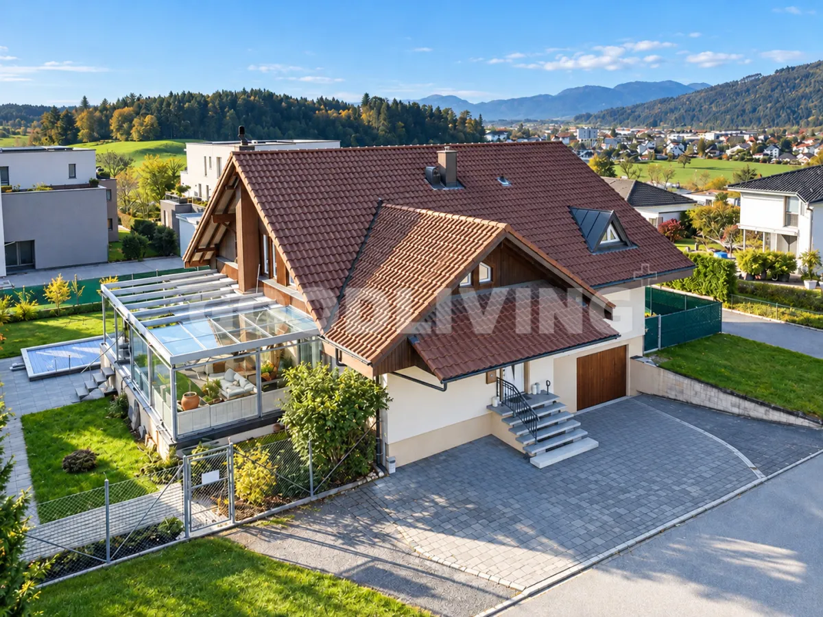Haus zu verkaufen in Rothrist - Exklusive Villa mit drei Wohneinheiten, privatem Pool und traumhafter Aussicht im Hölzi-Quartier - Smart Propylaia (3)