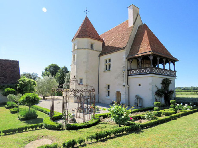 Haus zu verkaufen in La Guerche-sur-l'Aubois - Einfamilienhaus zu verkaufen in La Guerche-sur-l'Aubois, 15 Zimmer, 400 m2 - Smart Propylaia (3)