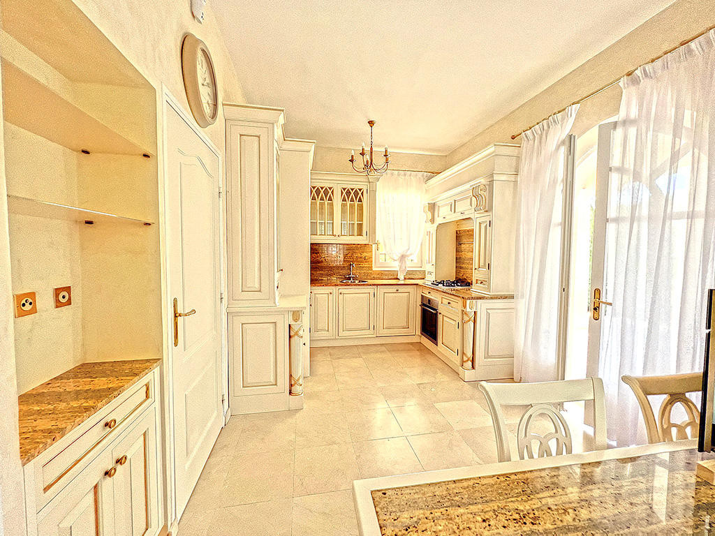 Casa in vendita a Saint-Raphael - Casa unifamiliare in vendita a Saint-Raphael, 9.5 locali, 250 m2 - Smart Propylaia (3)