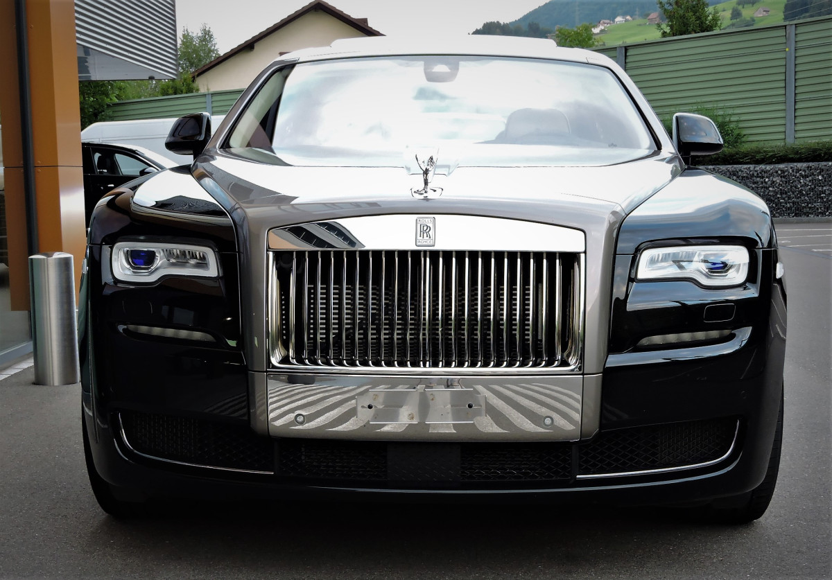 Rolls Royce Ghost 6.6 V12 zu verkaufen - Smart Propylaia (2)