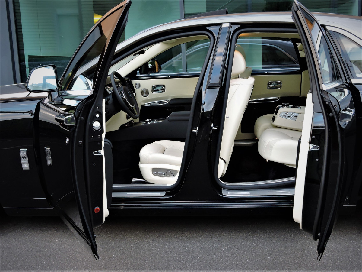 Rolls Royce Ghost 6.6 V12 zu verkaufen - Smart Propylaia (7)