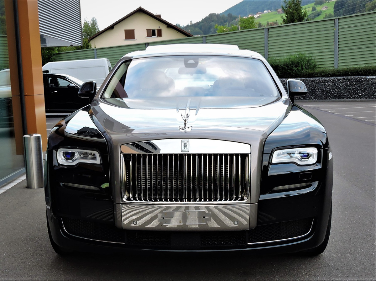 Rolls Royce Ghost 6.6 V12 zu verkaufen - Smart Propylaia (11)
