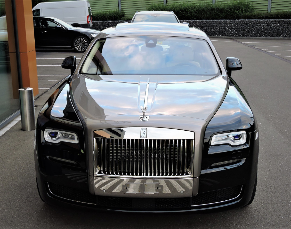 Rolls Royce Ghost 6.6 V12 zu verkaufen - Smart Propylaia (13)