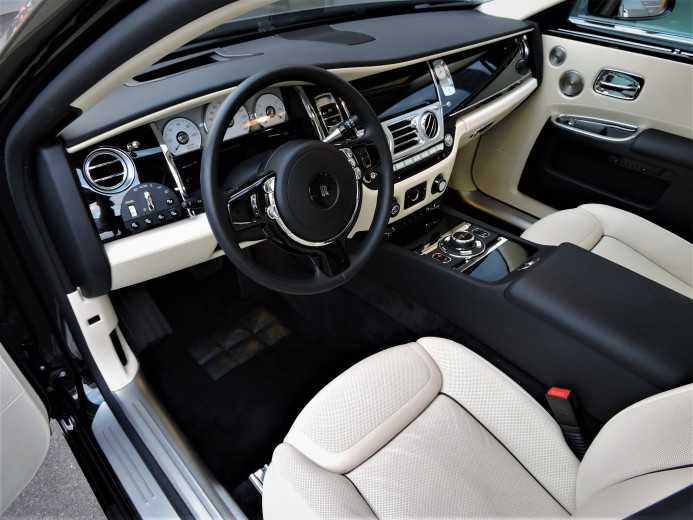 Rolls Royce Ghost 6.6 V12 in vendita - Smart Propylaia (17)