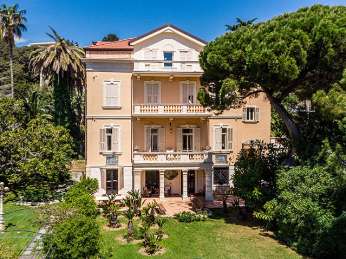 Haus zu verkaufen in Sanremo - Smart Propylaia