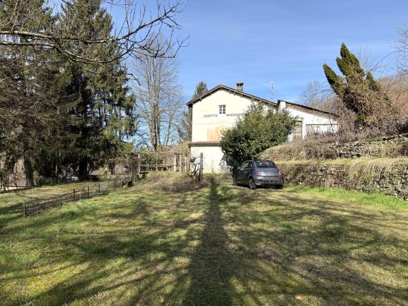Anwesen zu verkaufen in Purasca