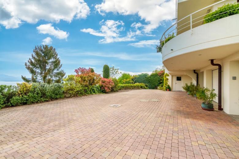 Haus zu verkaufen in Bougy-Villars - Große Villa, teilbar in 2 Duplex, Innenpool, Seeblick - Smart Propylaia (87)