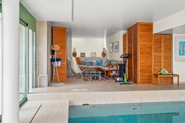 Haus zu verkaufen in Bougy-Villars - Große Villa, teilbar in 2 Duplex, Innenpool, Seeblick - Smart Propylaia (108)