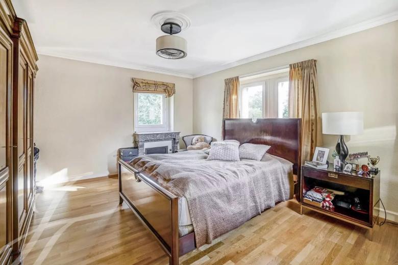 Haus zu verkaufen in Clarens - Wunderschönes Hôtel Particulier, zauberhafter Garten, nur wenige Schri - Smart Propylaia (60)
