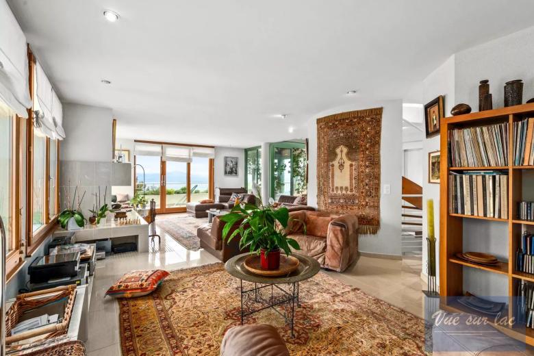 Haus zu verkaufen in Bougy-Villars - Große Villa, teilbar in 2 Duplex, Innenpool, Seeblick - Smart Propylaia (132)