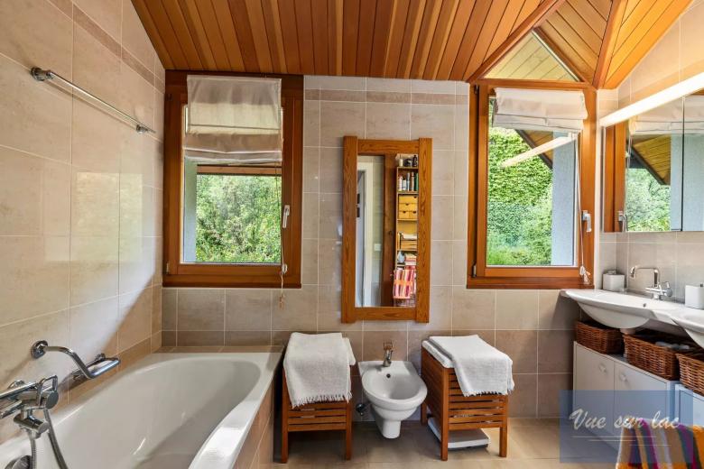 Haus zu verkaufen in Bougy-Villars - Große Villa, teilbar in 2 Duplex, Innenpool, Seeblick - Smart Propylaia (159)