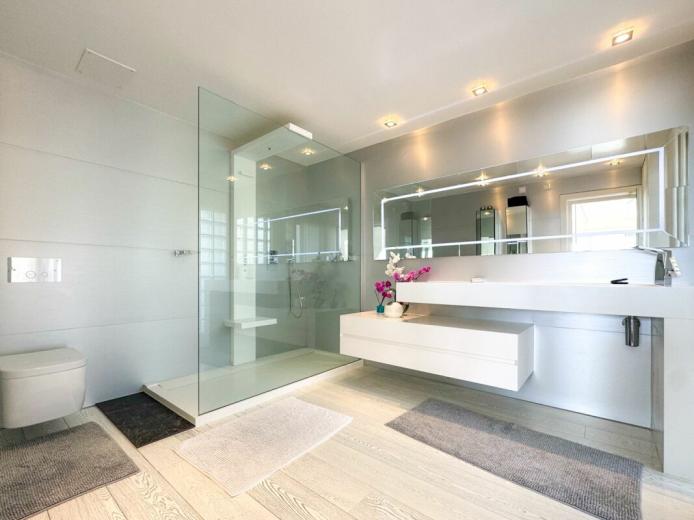 Appartement à vendre à La Croix - Magnifique appartement de 5,5 pièces avec jardin et piscine privée. - Smart Propylaia (15)