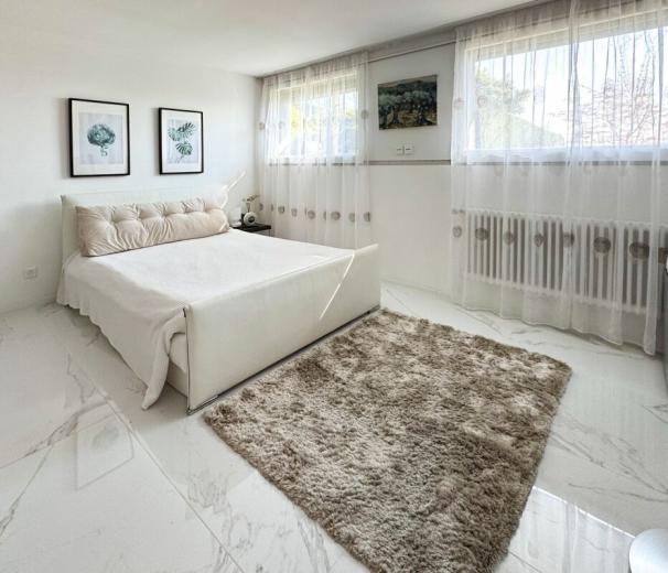 Appartement à vendre à La Croix - Magnifique appartement de 5,5 pièces avec jardin et piscine privée. - Smart Propylaia (18)
