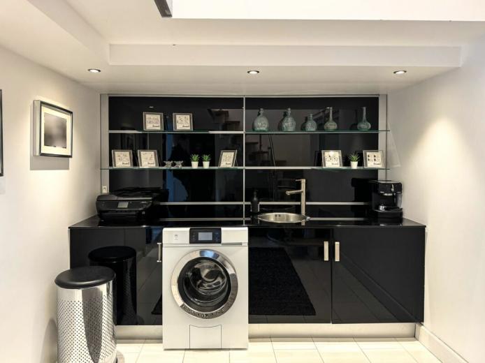 Appartement à vendre à La Croix - Magnifique appartement de 5,5 pièces avec jardin et piscine privée. - Smart Propylaia (21)