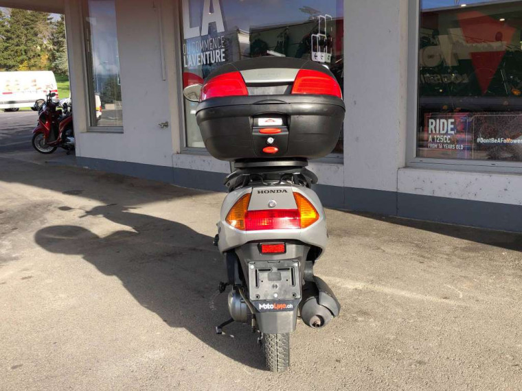 Honda SCV 100 Lead à vendre (3)