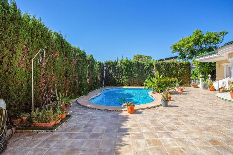 Haus zu verkaufen in Torrevieja - Villa zu verkaufen in Torrevieja, 9 Zimmer, 563 m2 - Smart Propylaia (3)
