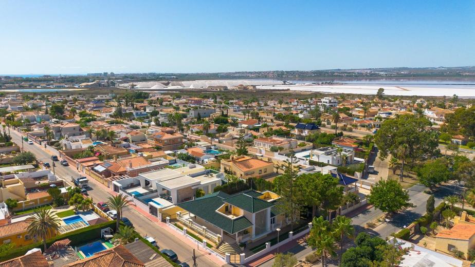 Haus zu verkaufen in Torrevieja - Villa zu verkaufen in Torrevieja, 9 Zimmer, 563 m2 - Smart Propylaia (9)