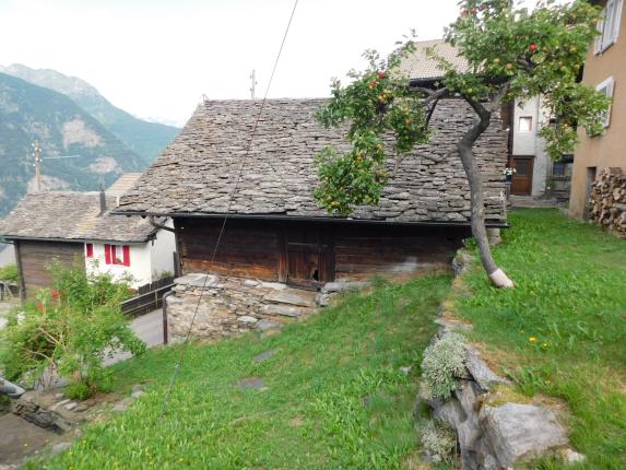 Casa in vendita a Sobrio (2)