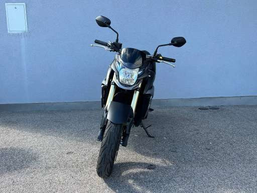 Suzuki GSR 750 zu verkaufen - SUZUKI GSR 750 A - Smart Propylaia (6)
