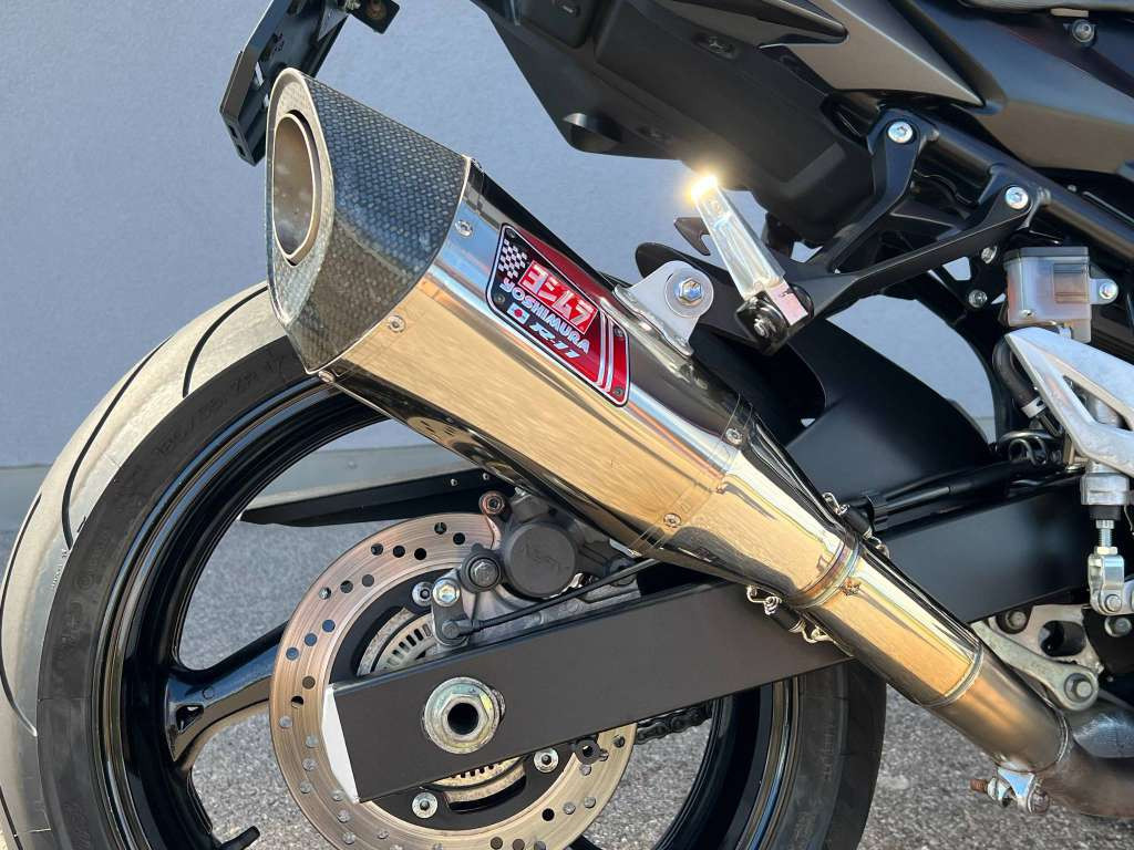 Suzuki GSR 750 zu verkaufen - SUZUKI GSR 750 A - Smart Propylaia (9)