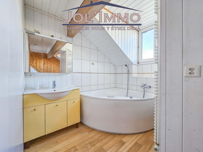 Maison à vendre à Porrentruy - Immeuble de 3 appartements idéalement située proche de la gare avec une annexe atelier et garage   - Smart Propylaia (3)