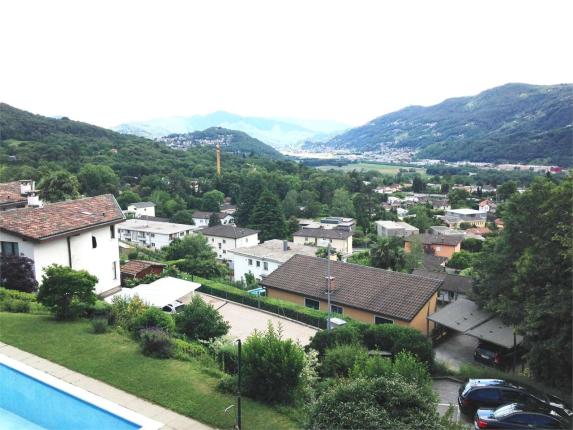Appartement à vendre à Comano (2)