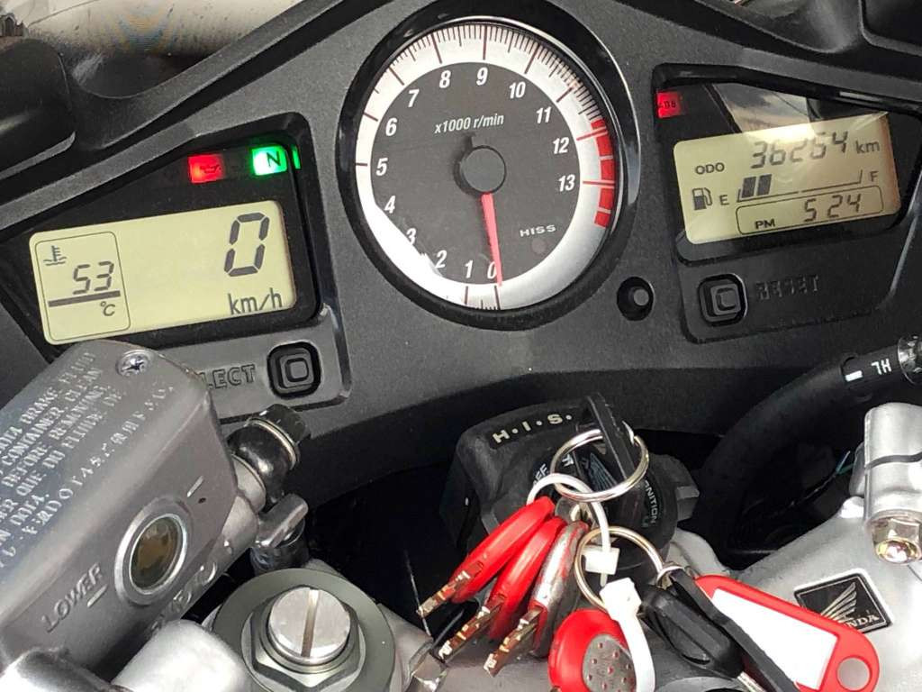 Honda VFR 800A for sale - Smart Propylaia (7)