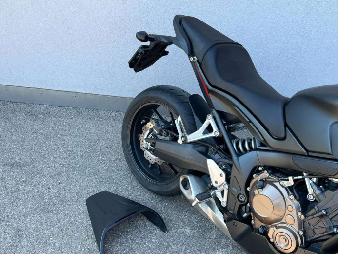 Honda CBR 650R zu verkaufen - Smart Propylaia (10)