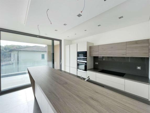 Appartement à vendre à Comano (15)