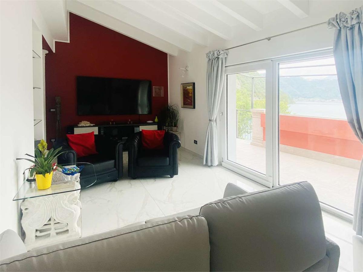 Appartement à vendre à Lavena Ponte Tresa - Appartement à vendre à Lavena Ponte Tresa, 5 pièces, 120 m2 - Smart Propylaia (6)