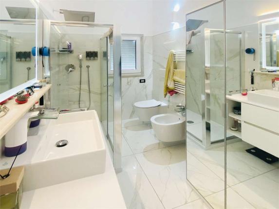 Appartamento in vendita a Lavena Ponte Tresa (11)