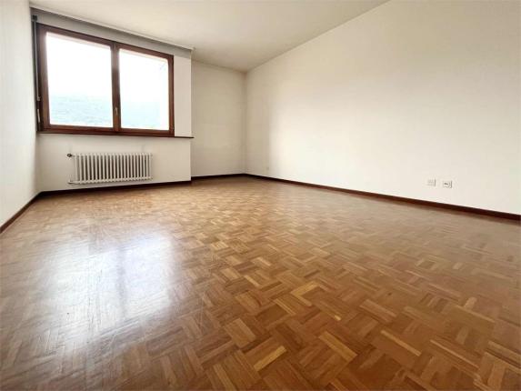 Wohnung zu vermieten in Chiasso (3)