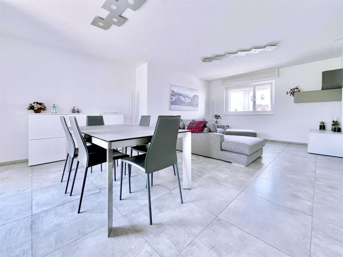 In vendita   Svizzera - 
cChic-immoHub Il vostro portale immobiliare