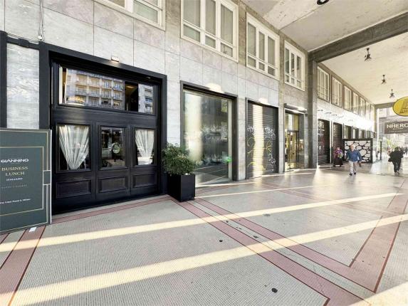 Commercio/industria in vendita a Milano
